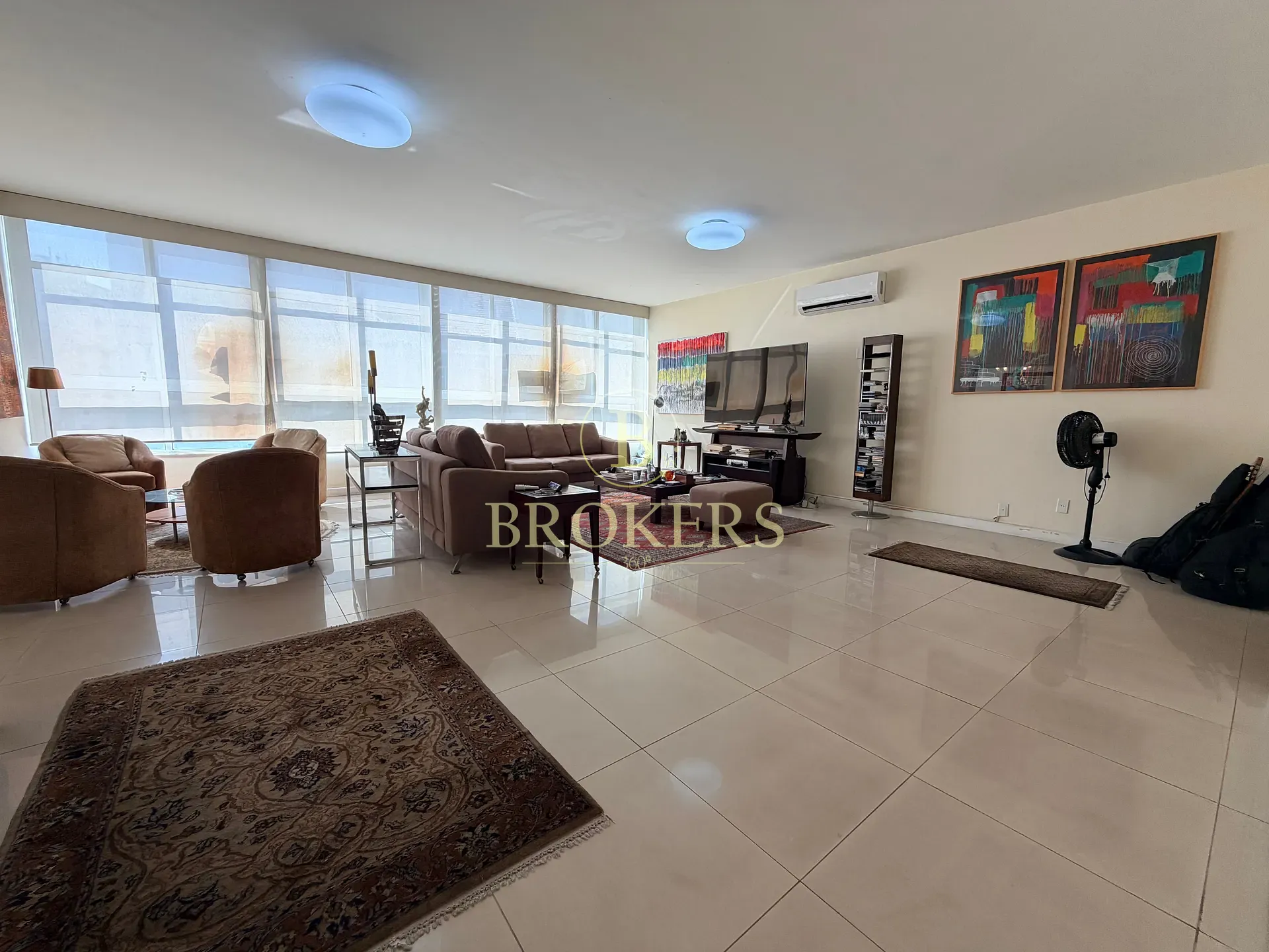 Apartamento 2 quartos e 1 vaga  à venda com charme, privacidade e localização estratégica entre copacabana e ipanema