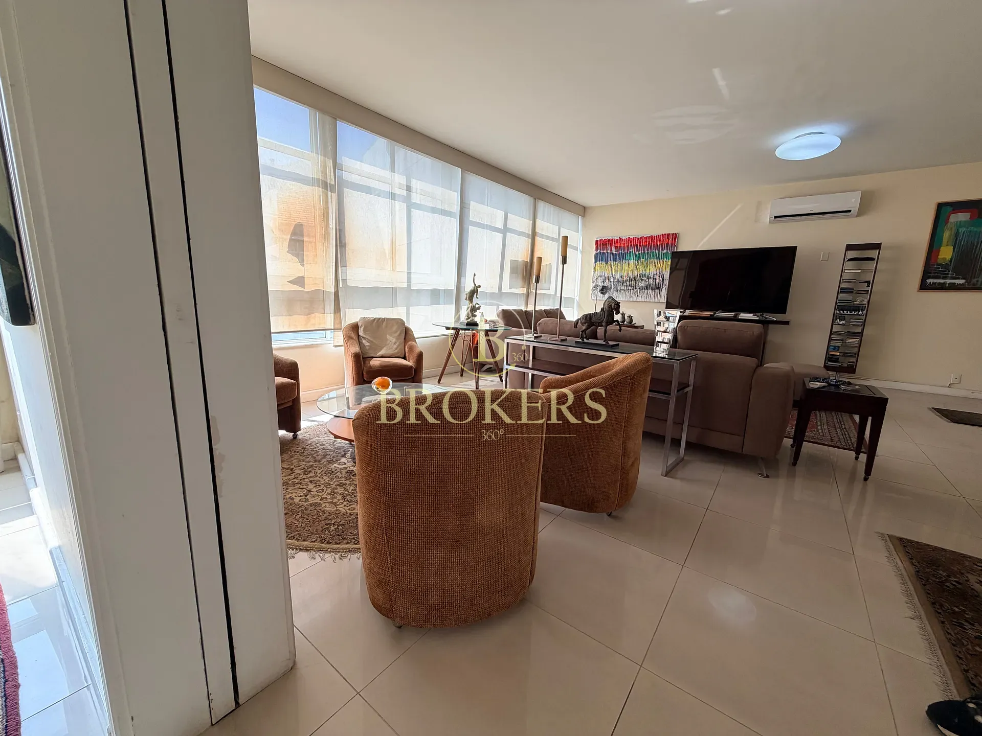 Apartamento 2 quartos e 1 vaga  à venda com charme, privacidade e localização estratégica entre copacabana e ipanema