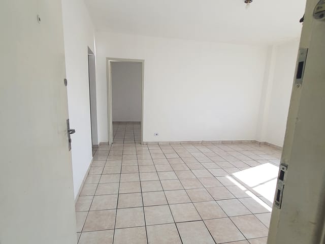 Apartamento 2 quartos e 1 banheiro, para alugar, no bairro Vila Nivi em São Paulo