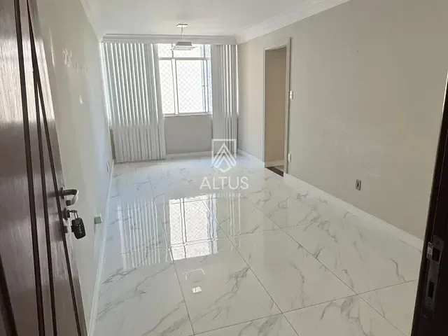 Apartamento 3 quartos e 2 banheiros, à venda, no bairro Itaigara em Salvador