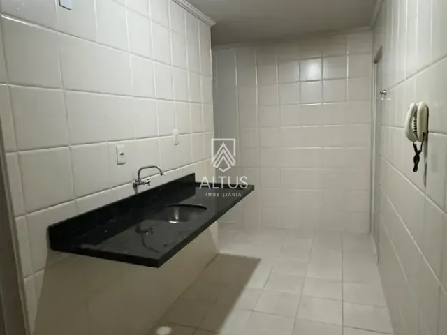 Apartamento 3 quartos e 2 banheiros, à venda, no bairro Itaigara em Salvador