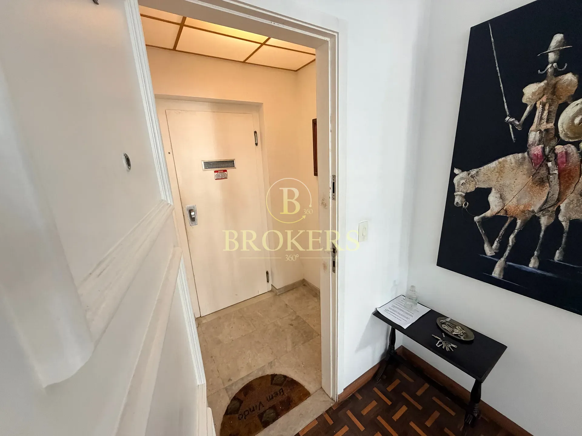 Imaculado apartamento de 4 quartos à venda com amplitude, luz natural e localização imbatível em Copacabana a passos do metrô e da praia