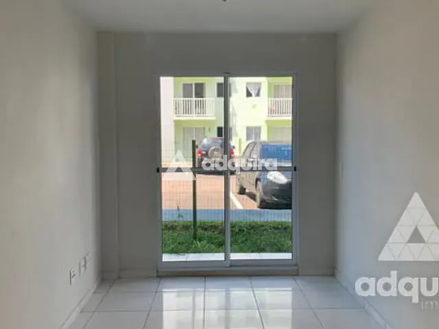 Apartamento com 67m² 3 quartos e 1 banheiro, à venda ou para alugar, no bairro Uvaranas em Ponta Grossa