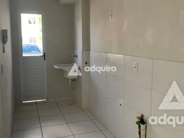 Apartamento com 67m² 3 quartos e 1 banheiro, à venda ou para alugar, no bairro Uvaranas em Ponta Grossa