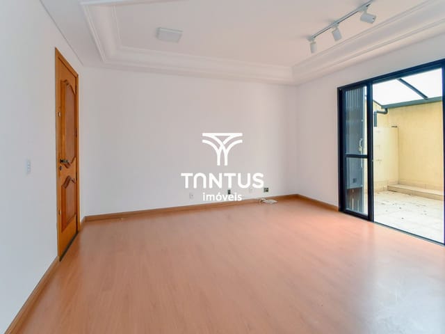 Apartamento 2 quartos e 2 banheiros, à venda, no bairro Água Verde em Curitiba