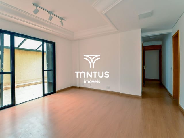 Apartamento 2 quartos e 2 banheiros, à venda, no bairro Água Verde em Curitiba