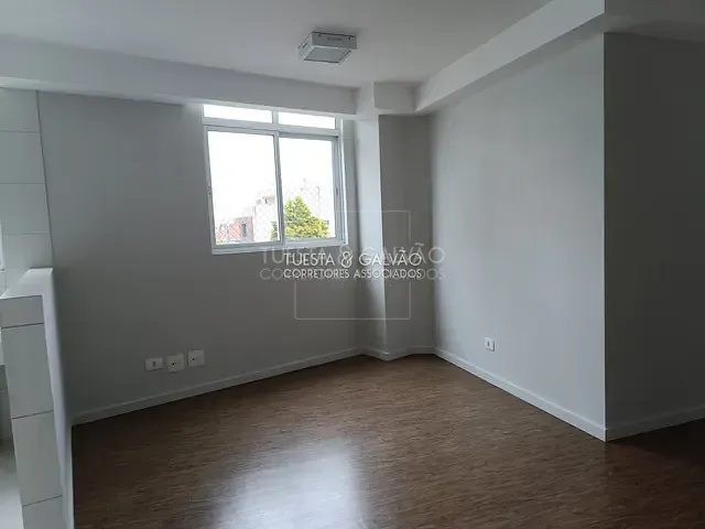 Apartamento com 90m² 2 quartos e 1 banheiro, para alugar, no bairro Tingui em Curitiba