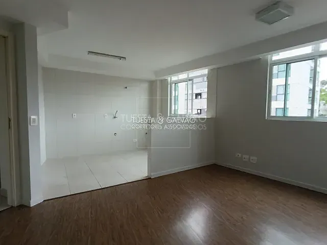 Apartamento com 90m² 2 quartos e 1 banheiro, para alugar, no bairro Tingui em Curitiba
