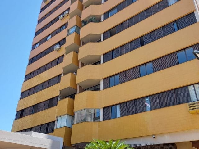 Foto do Apartamento - Ed. Versalhes - Apartamento com 3 dormitórios à venda, 110 m² por R$ 450.000,00 - Centro,todo reformado .Prédio c a fachada atualizada. - Londrina/PR | Premier Imóveis