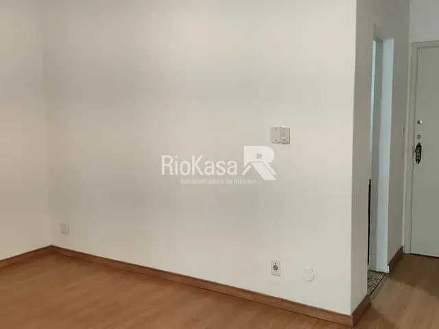 Apartamento 2 quartos e 1 banheiro, para alugar, no bairro Flamengo em Rio de Janeiro