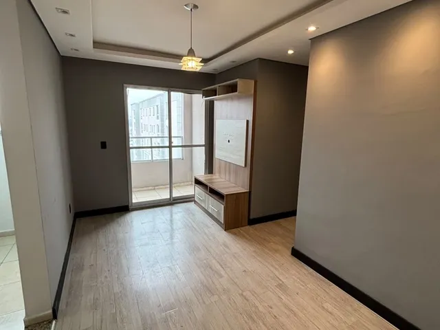 Apartamento 2 quartos e 1 banheiro, para alugar, no bairro Utinga em Santo André