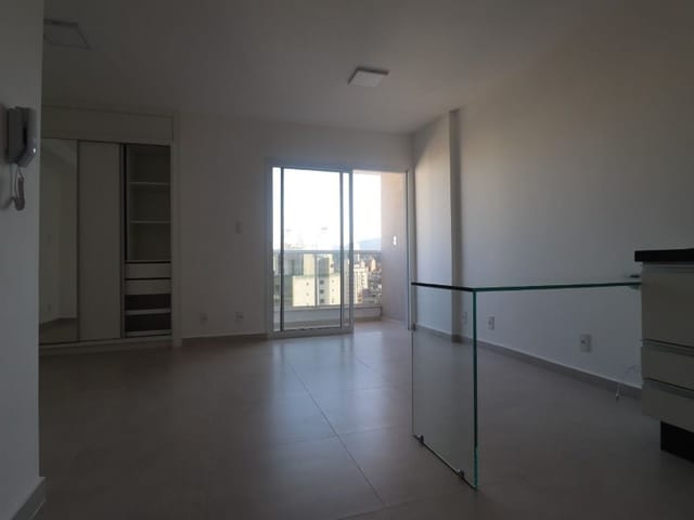 Apartamento 1 quarto e 1 banheiro, para alugar, no bairro Centro em Juiz de Fora