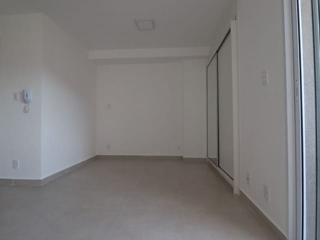 Apartamento 1 quarto e 1 banheiro, para alugar, no bairro Centro em Juiz de Fora