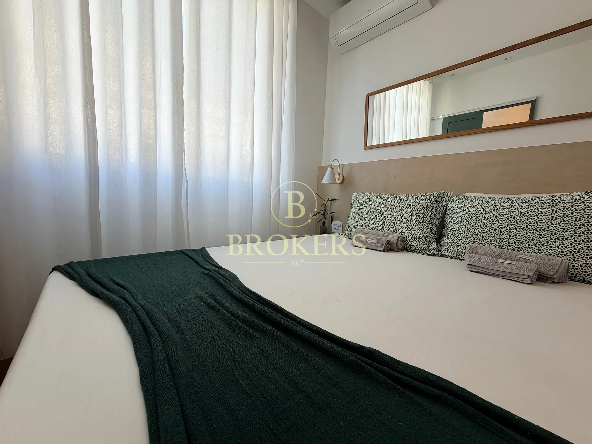 Studio premium á venda a 30m da praia de Copacabana pronto para alta rentabilidade com temporada