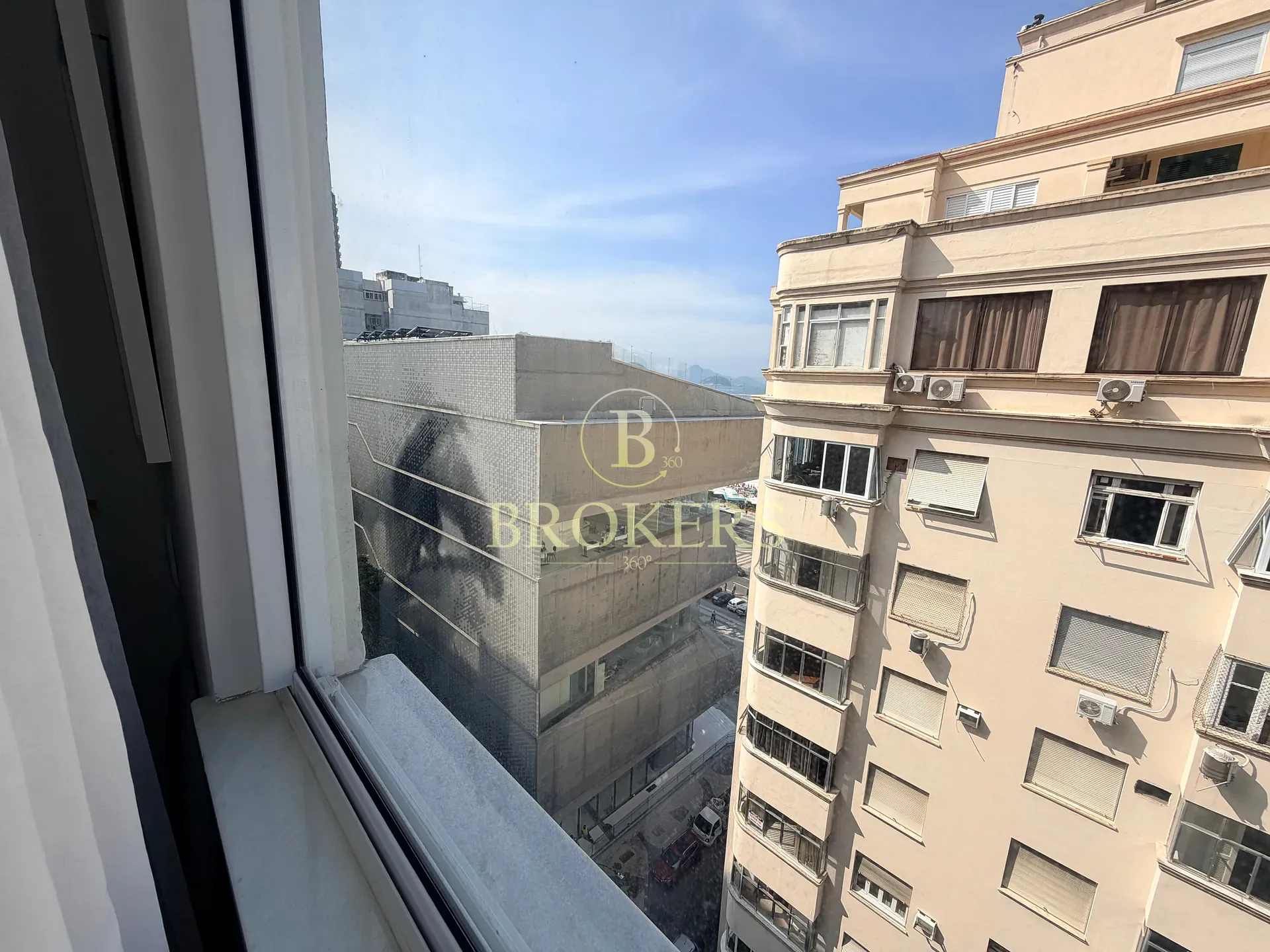 Studio premium á venda a 30m da praia de Copacabana pronto para alta rentabilidade com temporada