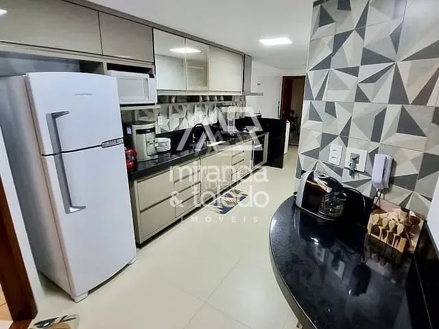 Apartamento com 240m² 4 quartos e 5 banheiros, à venda, no bairro Praia do Morro em Guarapari