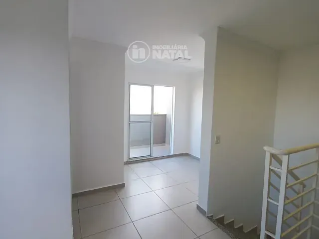 Apartamento com 120m² 3 quartos e 2 banheiros, para alugar, no bairro Parque Jamaica em Londrina
