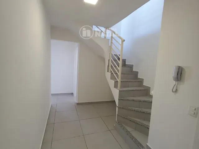 Apartamento com 120m² 3 quartos e 2 banheiros, para alugar, no bairro Parque Jamaica em Londrina