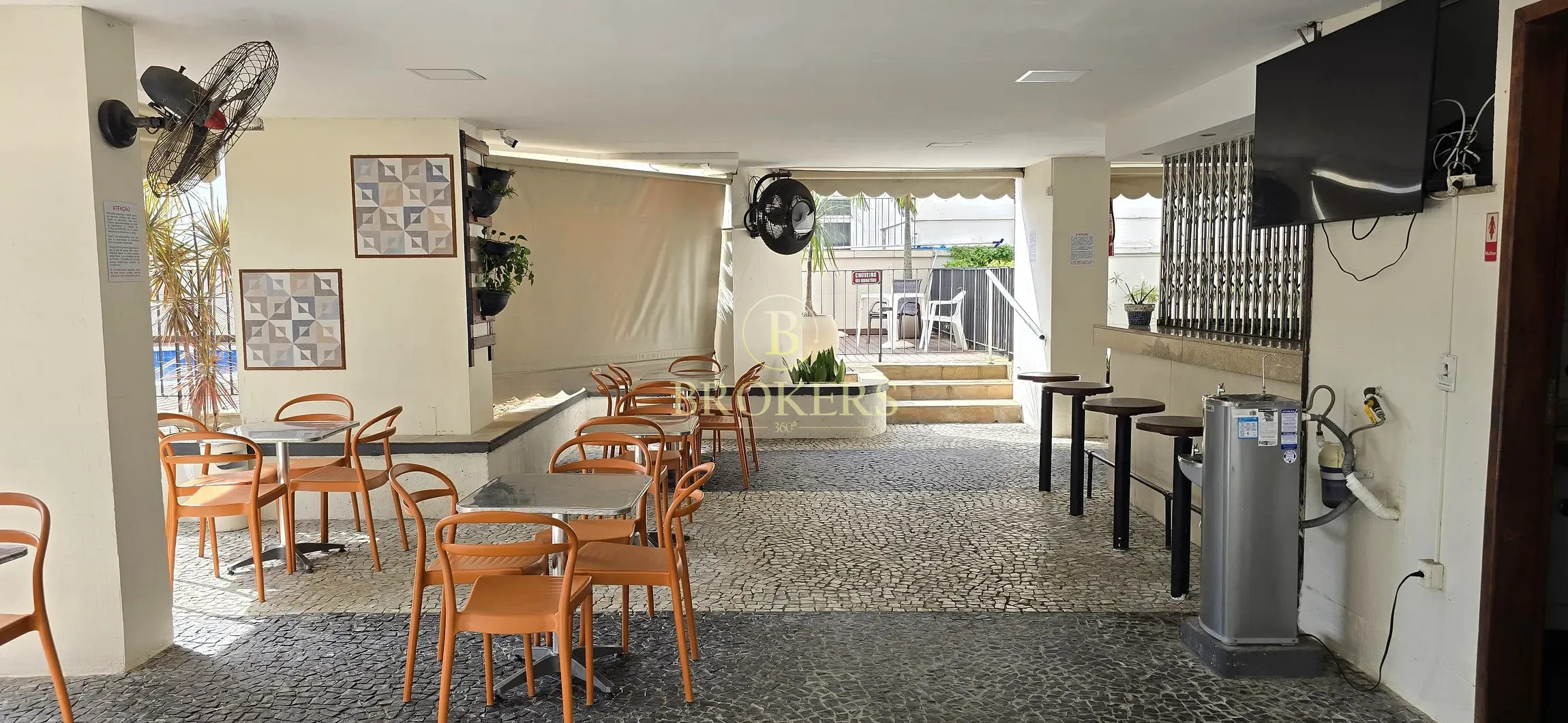 Apartamento à venda em Botafogo ! Em frente ao metrô, são 2 quartos com suíte e infraestrutura completa.