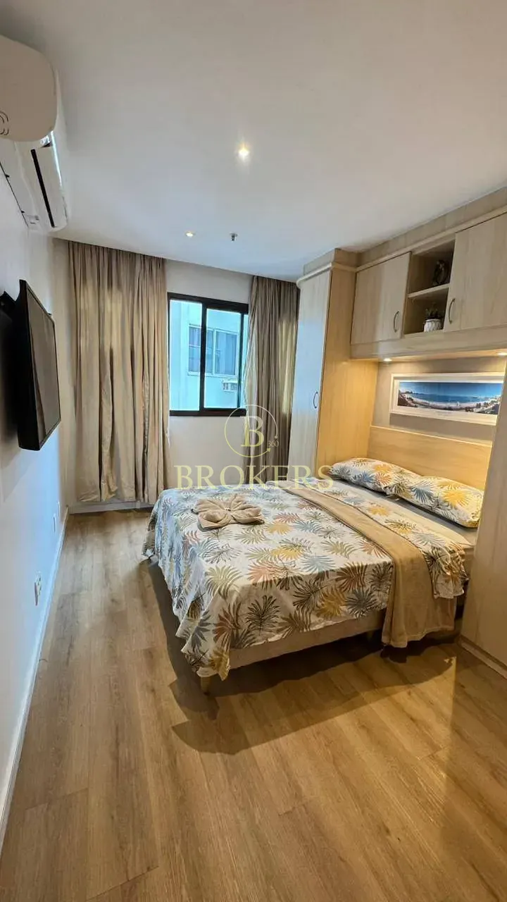 Flat mobiliado à venda em Ipanema com varanda e infraestrutura completa