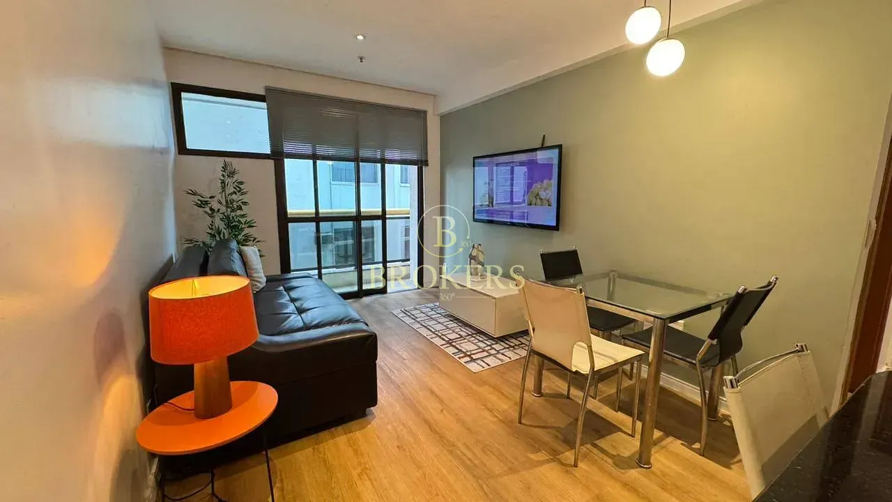 Flat mobiliado à venda em Ipanema com varanda e infraestrutura completa