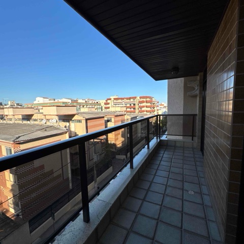 Apartamento 2 quartos e 2 banheiros, à venda, no bairro Centro em Cabo Frio