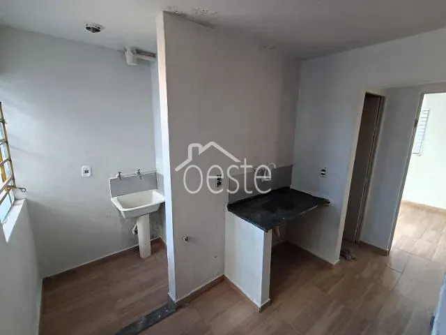 Apartamento com 44m² 2 quartos e 1 banheiro, à venda ou para alugar, no bairro Conjunto Habitacional Roberto Romano em Santa Bárbara D'Oeste
