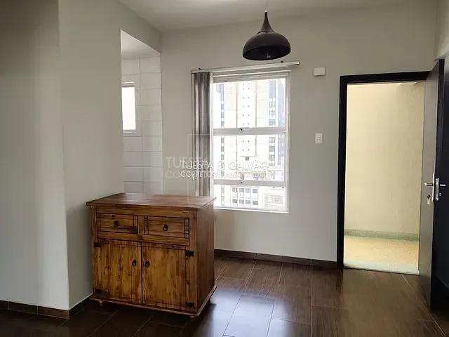 Apartamento com 78m² 1 quarto e 1 banheiro, para alugar, no bairro Centro em Curitiba
