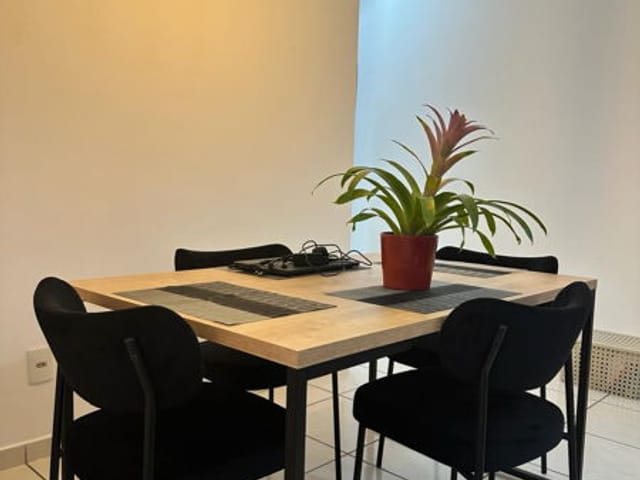 Apartamento 3 quartos e 2 banheiros, à venda, no bairro Quilombo em Rua dos Xavantes