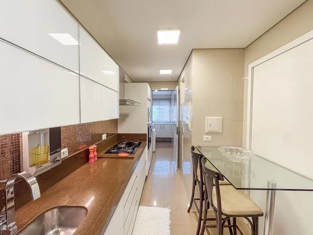 Apartamento com 10m² 2 quartos e 2 banheiros, à venda, no bairro Centro em Londrina