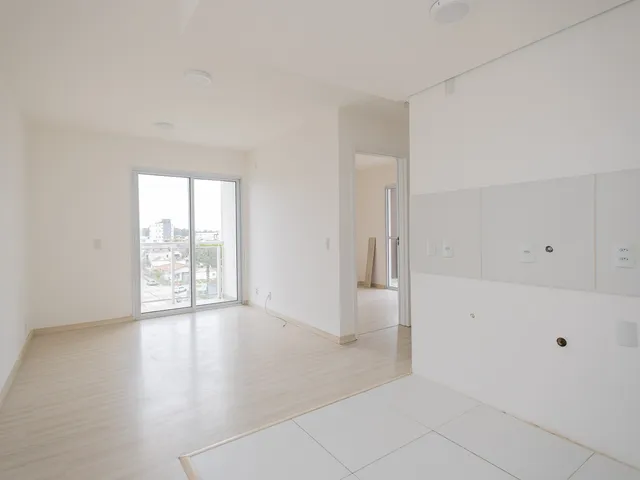 Apartamento com 61m² 2 quartos e 1 banheiro, à venda ou para alugar, no bairro Centro em Pelotas