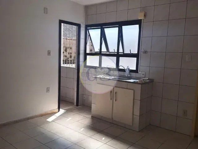 Apartamento 2 quartos e 1 banheiro, para alugar, no bairro Centro em Rio Grande