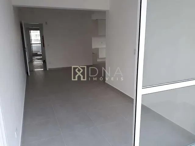 Apartamento 2 quartos e 2 banheiros, para alugar, no bairro Condomínio Royal Park em São José dos Campos