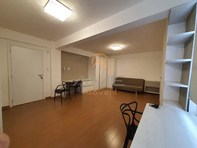 Apartamento 1 quarto e 1 banheiro, para alugar, no bairro Centro em Pelotas