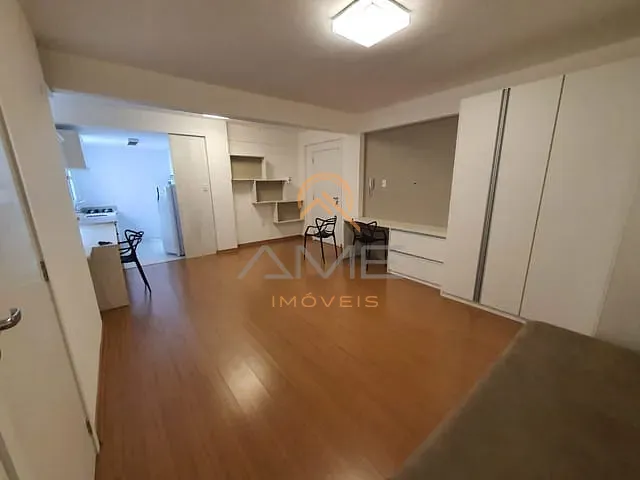 Apartamento 1 quarto e 1 banheiro, para alugar, no bairro Centro em Pelotas