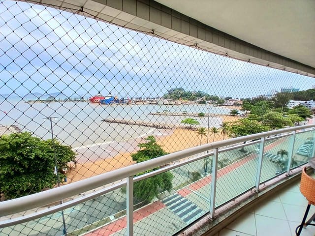 Apartamento com 101m² 3 quartos e 3 banheiros, à venda, no bairro Imbetiba em Macaé