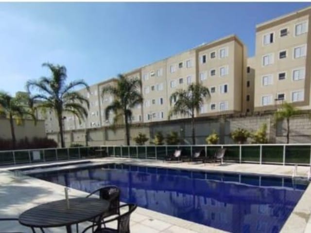 Apartamento 2 quartos e 1 banheiro, à venda, no bairro Chácara Manella em Cambé