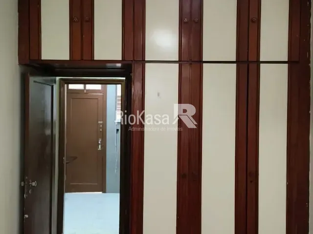 Apartamento 3 quartos e 2 banheiros, para alugar, no bairro Botafogo em Rio de Janeiro