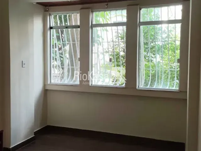 Apartamento 3 quartos e 2 banheiros, para alugar, no bairro Botafogo em Rio de Janeiro