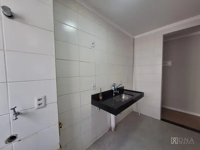 Apartamento 2 quartos e 1 banheiro, à venda, no bairro Jardim das Indústrias em São José dos Campos