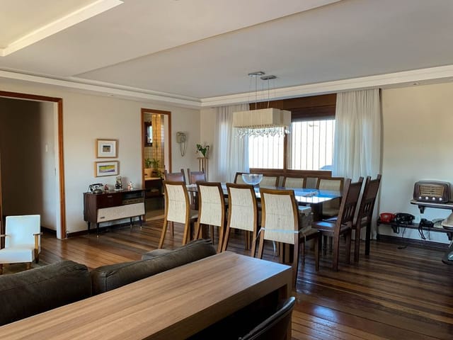 Apartamento com 257m² 3 quartos e 2 banheiros, à venda, no bairro Centro em Pelotas