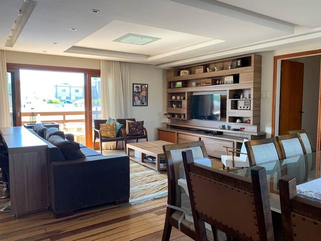 Apartamento com 257m² 3 quartos e 2 banheiros, à venda, no bairro Centro em Pelotas