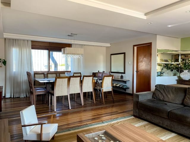 Apartamento com 257m² 3 quartos e 2 banheiros, à venda, no bairro Centro em Pelotas