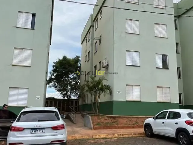 Apartamento 2 quartos e 1 banheiro, à venda ou para alugar, no bairro Conjunto Habitacional Engenheiro Otávio Rasi em Bauru