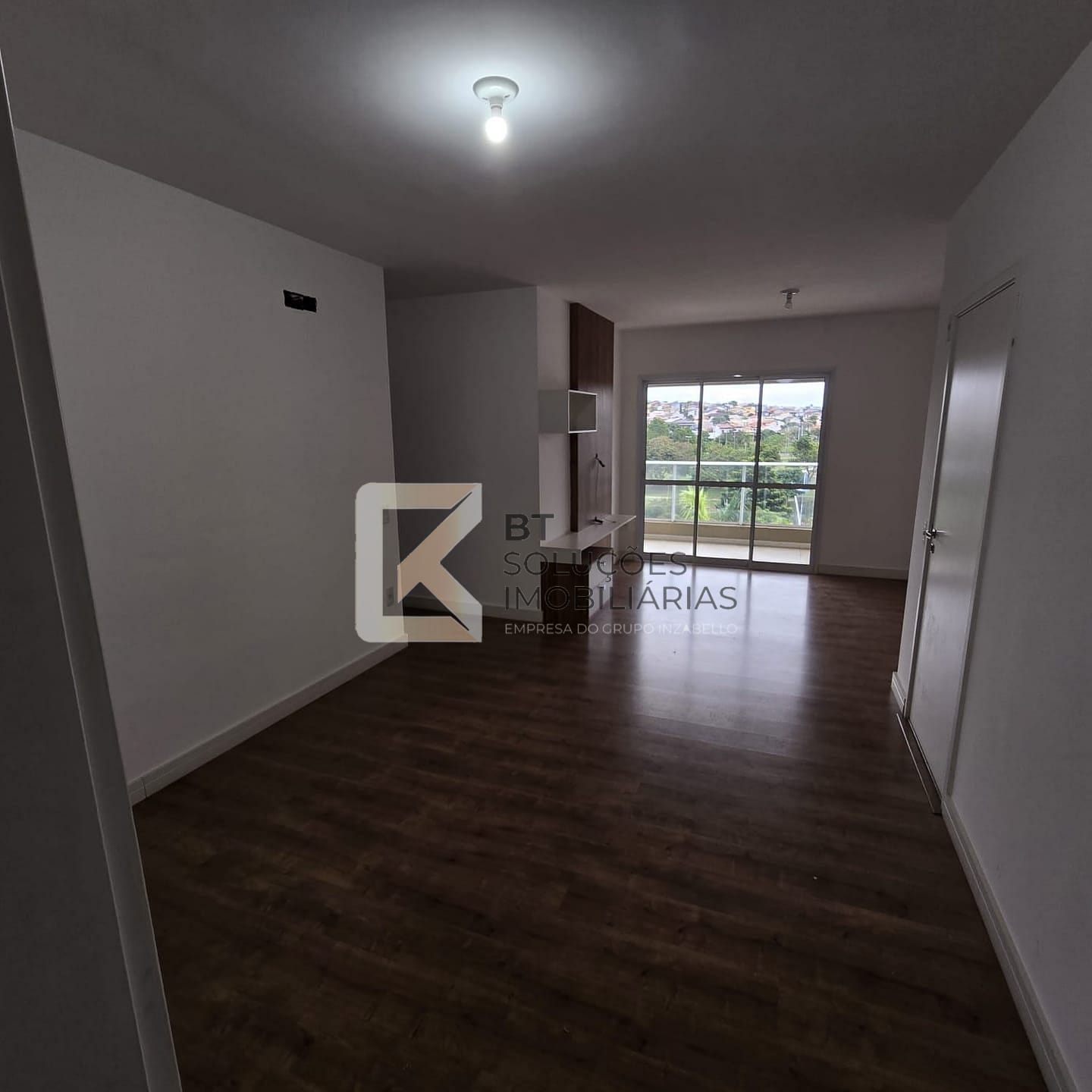 Apartamento para alugar com 3 quartos, 103m² - Foto 1