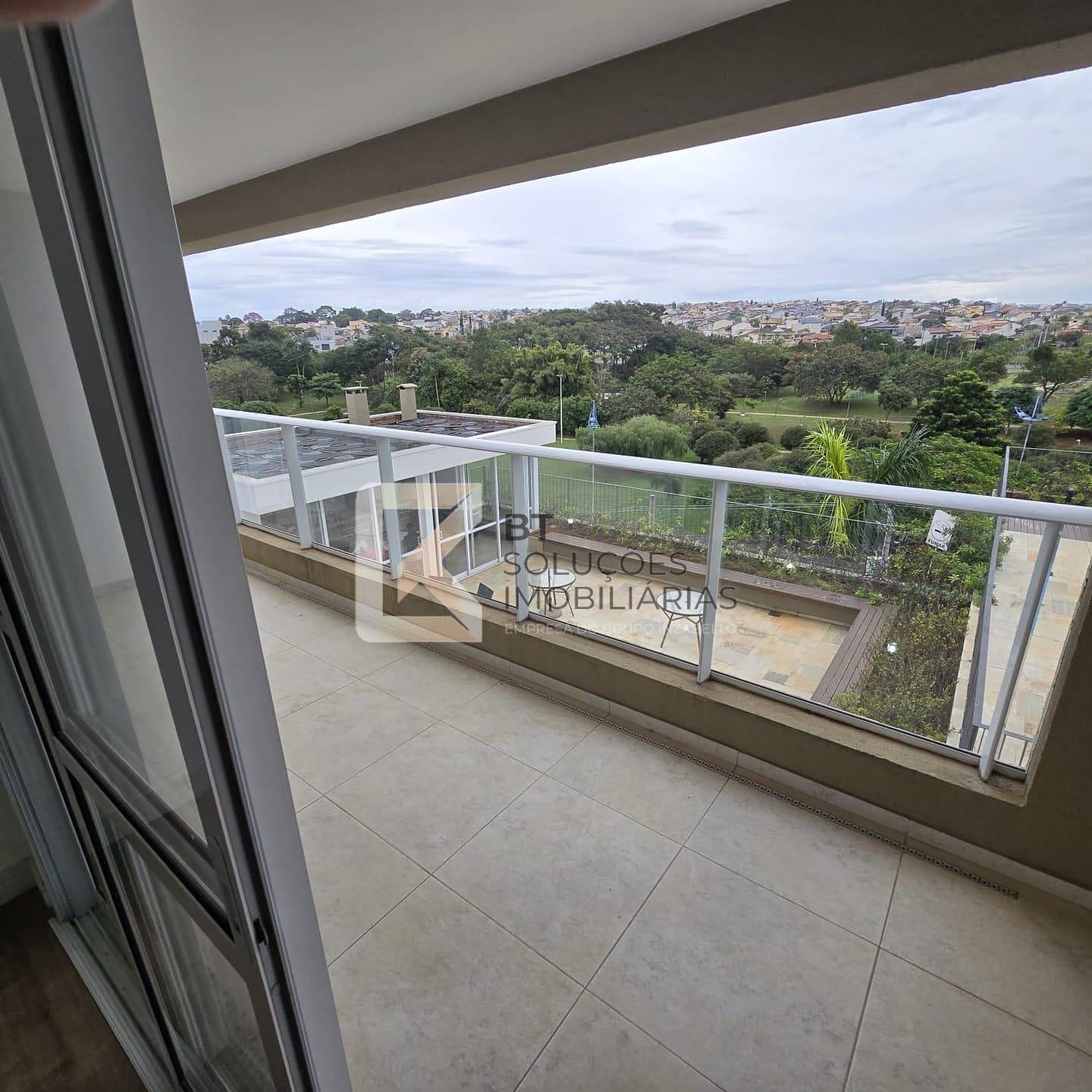 Apartamento para alugar com 3 quartos, 103m² - Foto 5