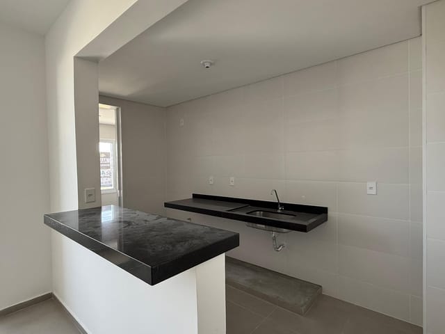 Apartamento 2 quartos e 1 banheiro, à venda ou para alugar, no bairro Centro em Lavras