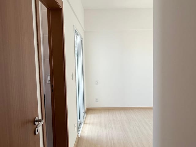 Apartamento 2 quartos e 1 banheiro, à venda ou para alugar, no bairro Centro em Lavras