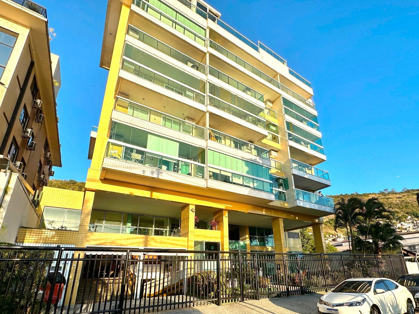 Lindo apartamento de 2 quartos em Charitas