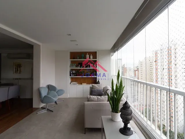 Apartamento 4 quartos e 5 banheiros, à venda, no bairro Moema em São Paulo
